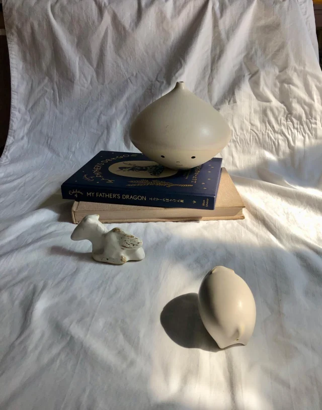 🧩
完成イメージに近いニュアンスをかき集めて
この雰囲気、この色、こんな大きさ　などと伝えることを試みた残骸🫠

なんかこう対応力のなさを
久しぶりに噛み締めた時間でした
やれやれ

📣さて❗️
予告してましたオンラインストア
本日夜には！21時までには開店します！

#イメージ画