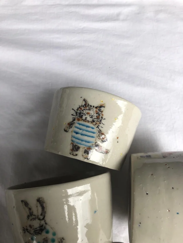 🐶🐱🐷🐰🐻
描き方と絵柄はちがうけど
メンツは同じです

たくさん作った風で
裏表のそばちょこ写真