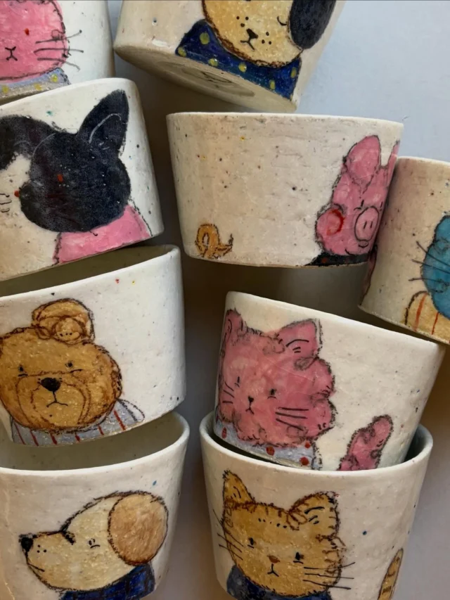 ✉️ご案内✉️
かわいい　と　安心感🐱
テーブルに、手の中に、あたたかな気配が漂いますように。

オンラインショップを更新しました🆕
のぞきにいらしてください！

#lettersshop